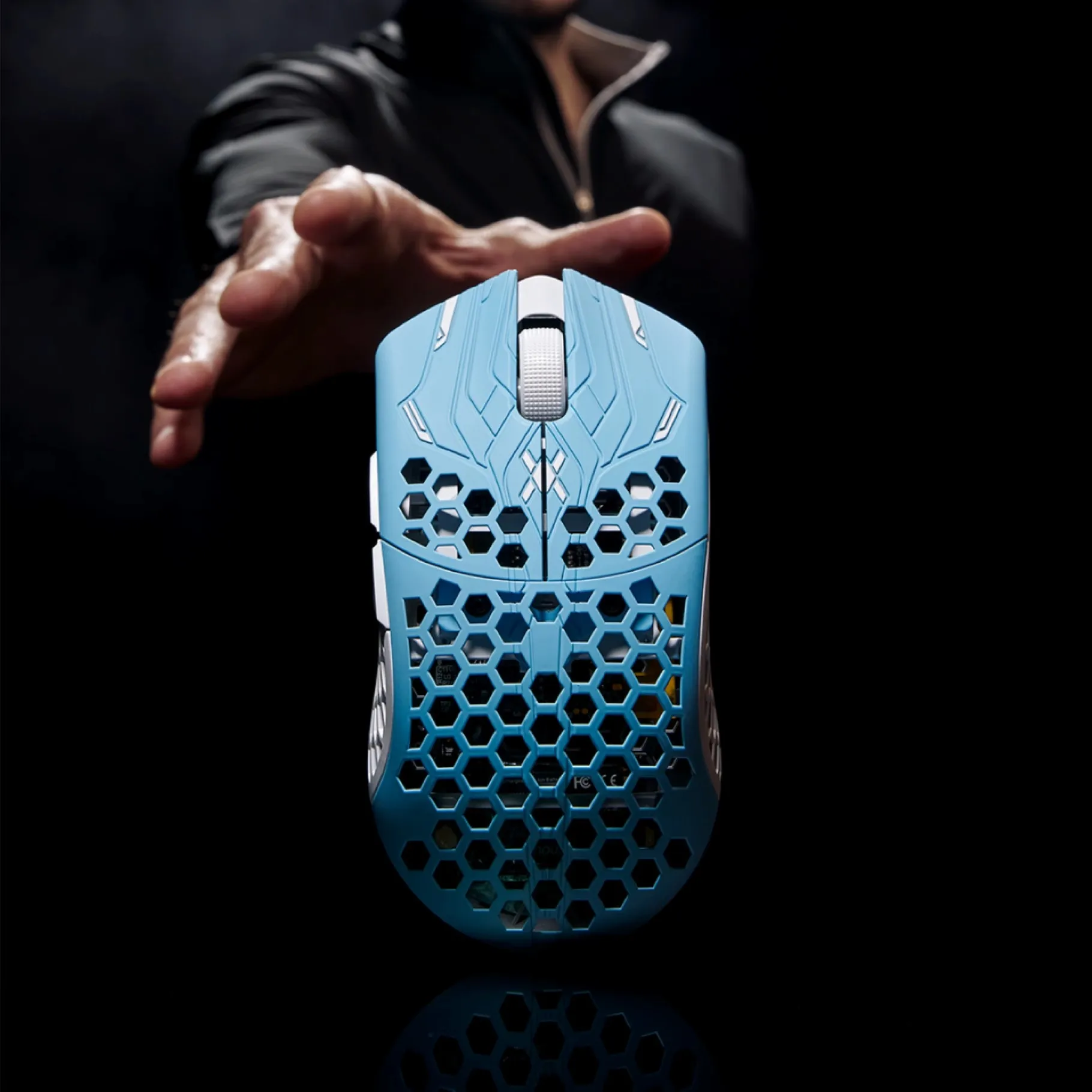 Игровая мышь Finalmouse Ulx-Pro 2 мыши 4 ГГц беспроводная 8k Omron Switch Paw3395 29g легкая геймерская