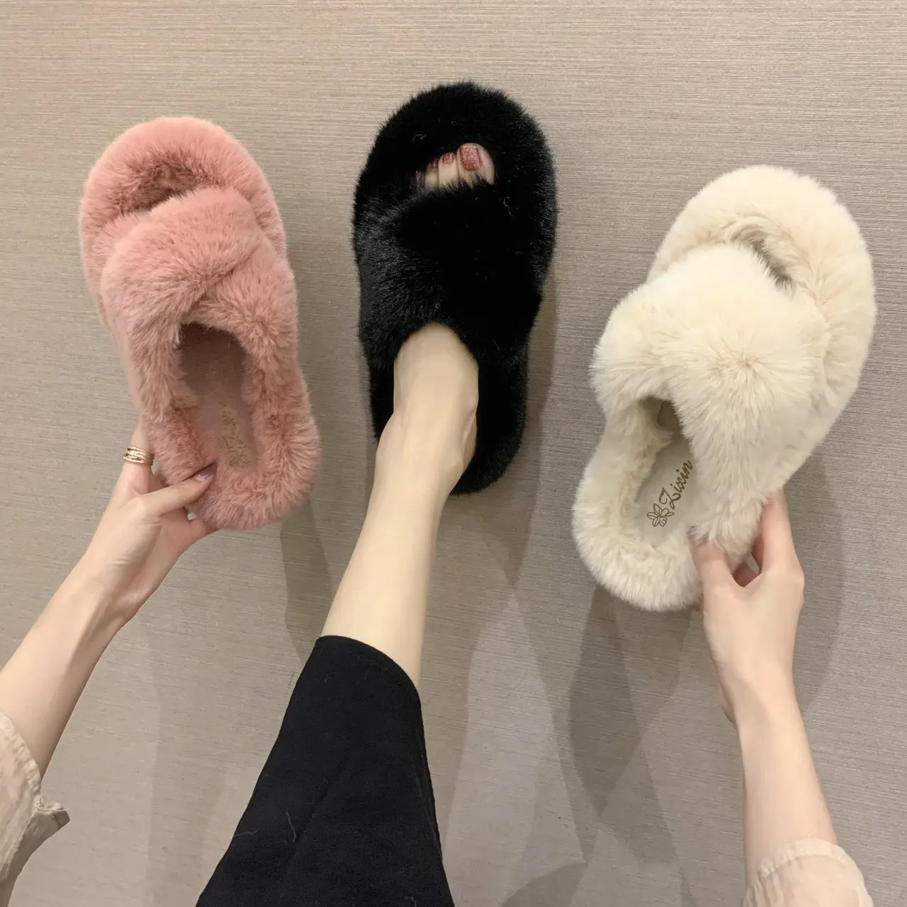 

Summer Fluffy Raccoon Fur Slippers Shoes Women Real Fox Fur Flip Flop Flat Furry Fur Slides Outdoor Sandals Woman Amazing Shoes