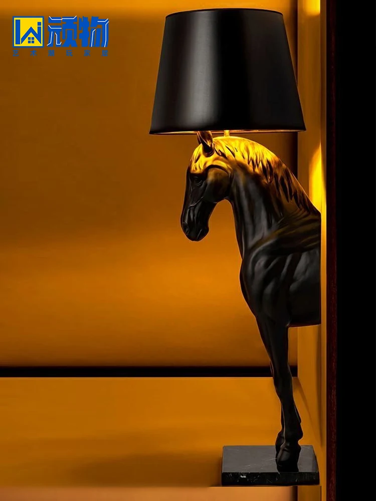 Halfling статуя лошади искусственная фотография