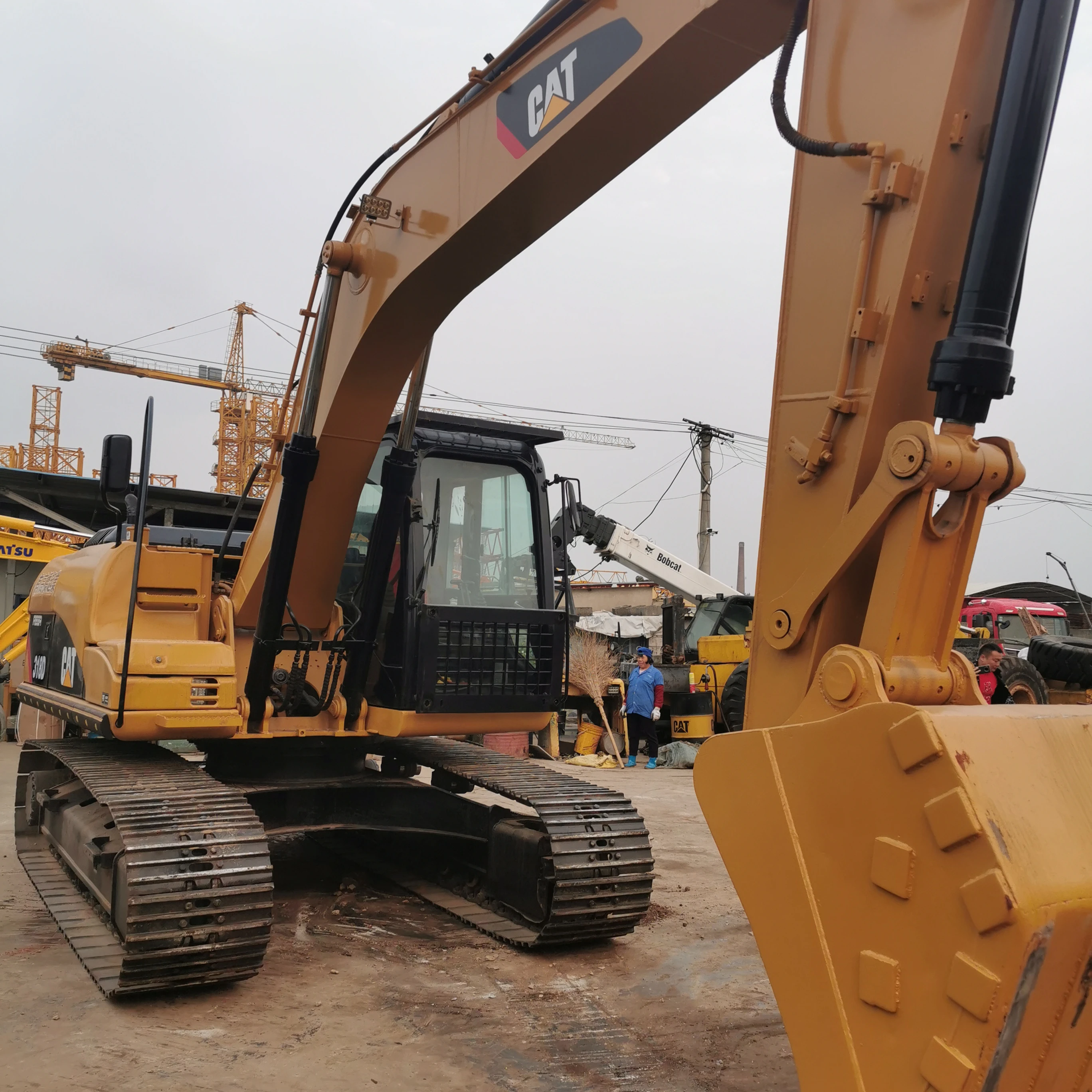 

Строительная техника, б/у экскаваторы 318d 320d 325d cat