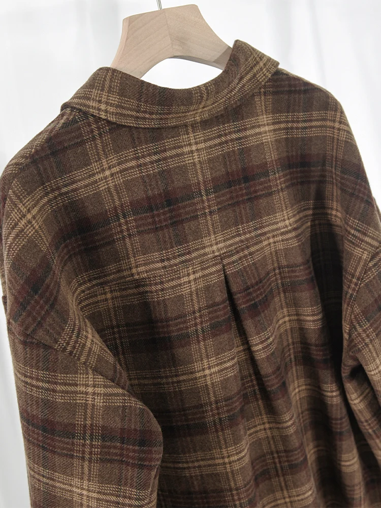 Шерстяные клетчатые рубашки кофейного цвета. Женское пальто на осень и зиму.