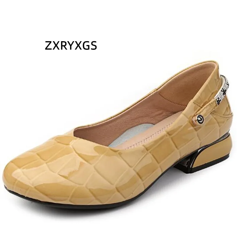

ZXRYXGS Top Cowhide Patent Leather Office Banquet Shoes Woman New 2022 Large Size Soft Bottom Thick Heel All-match Fashion Shoes