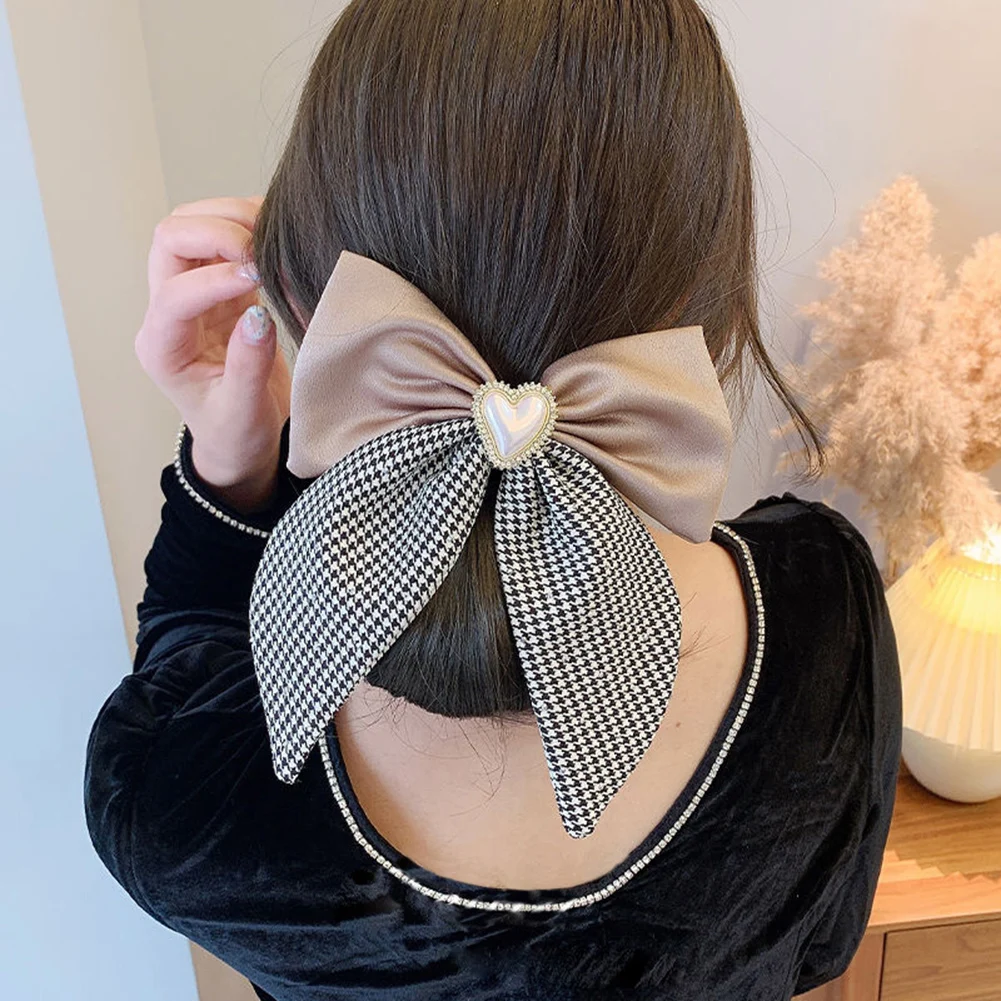 

Retro Black And White Plaid Sweet Barrette Pearl Ribbon Bow Large Oversized Hair Clip Fine Houndstooth Spring Clip Hairpin