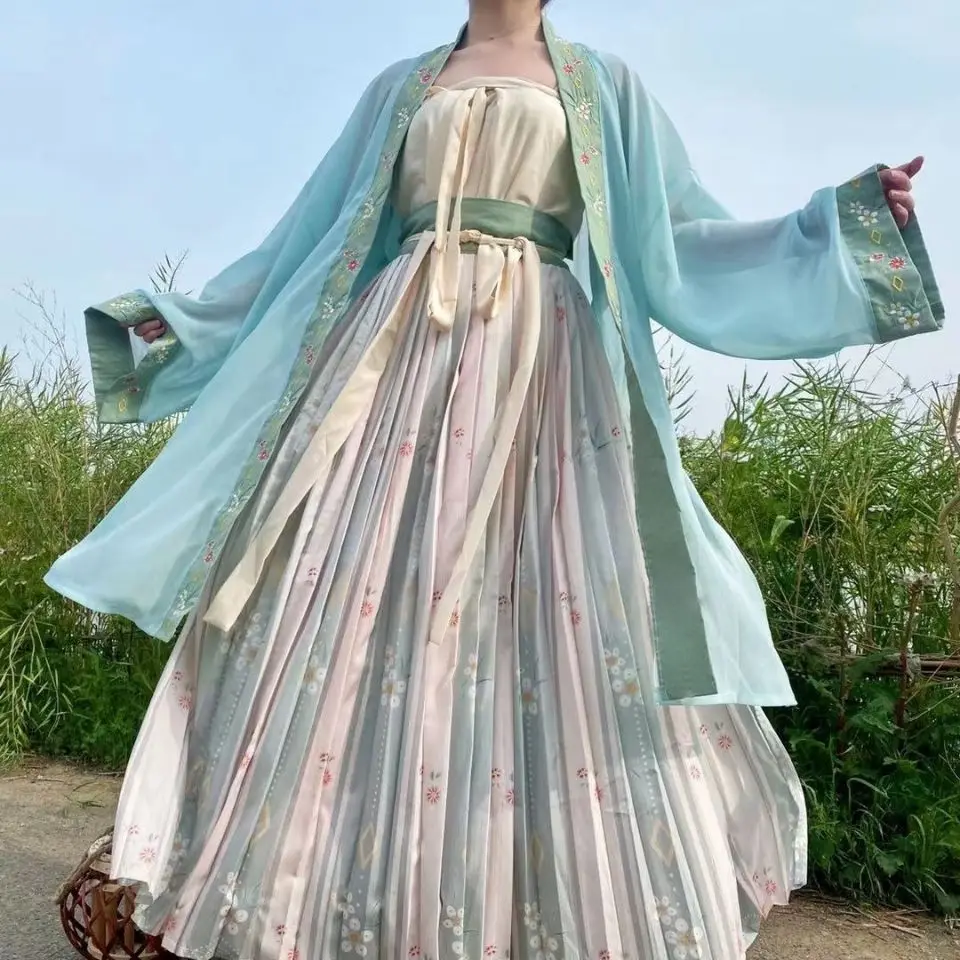 

Hanfu Women's Embroidered Beizi Waist Length Pleated Skirt