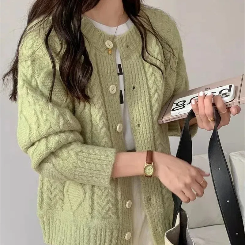 Женский однобортный вязаный кардиган с длинным рукавом круглым вырезом