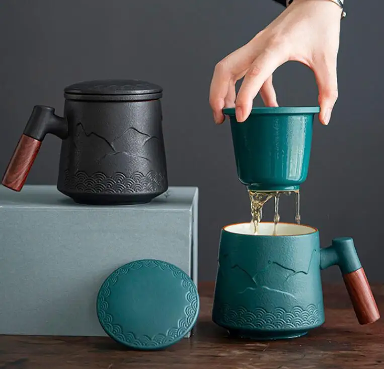 

400ML Ceramic Retro Coffee Cup Office Water Cup Filter Tea Cup with Cover Cups and Mugs Wooden Handle Caneca Birthday Gift Box