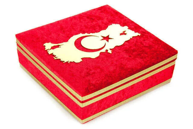 IQRAH Turkish Flag Velvet Koran Set Red