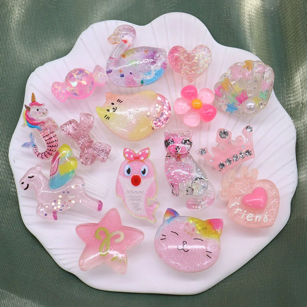 

Mix 50PCS Resin Croc Jibz Fit Wristbands Bow Candy Crown Cat Horse Flower Heart Shell Duck Star Hole Slipper Decoration Kid Gift