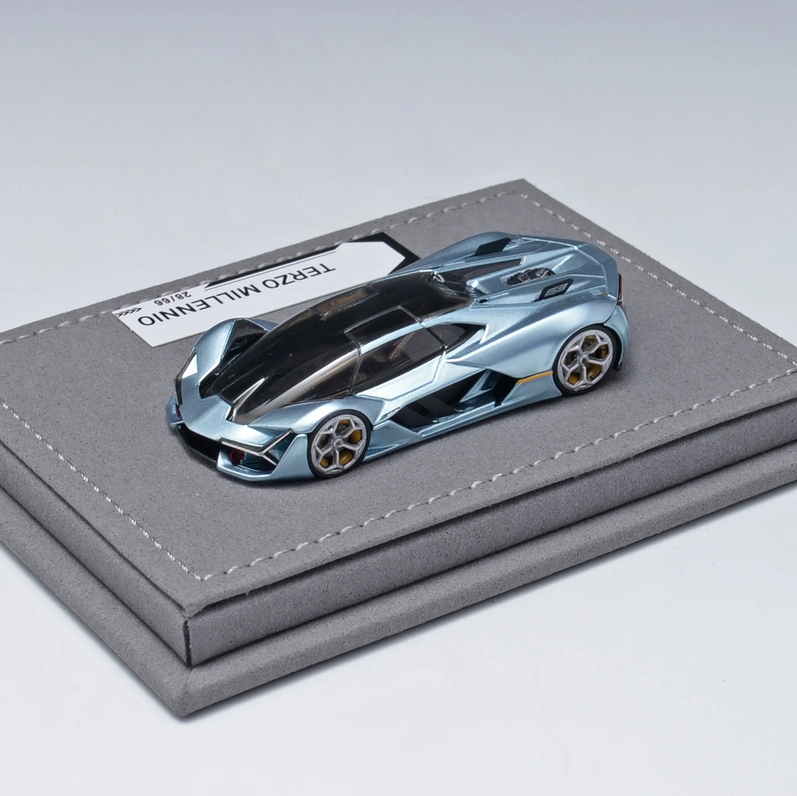 Фото PANTHOM 1:64 Terzo Millennio концептуальный автомобиль, коллекция моделей автомобилей из смолы, подарок №1