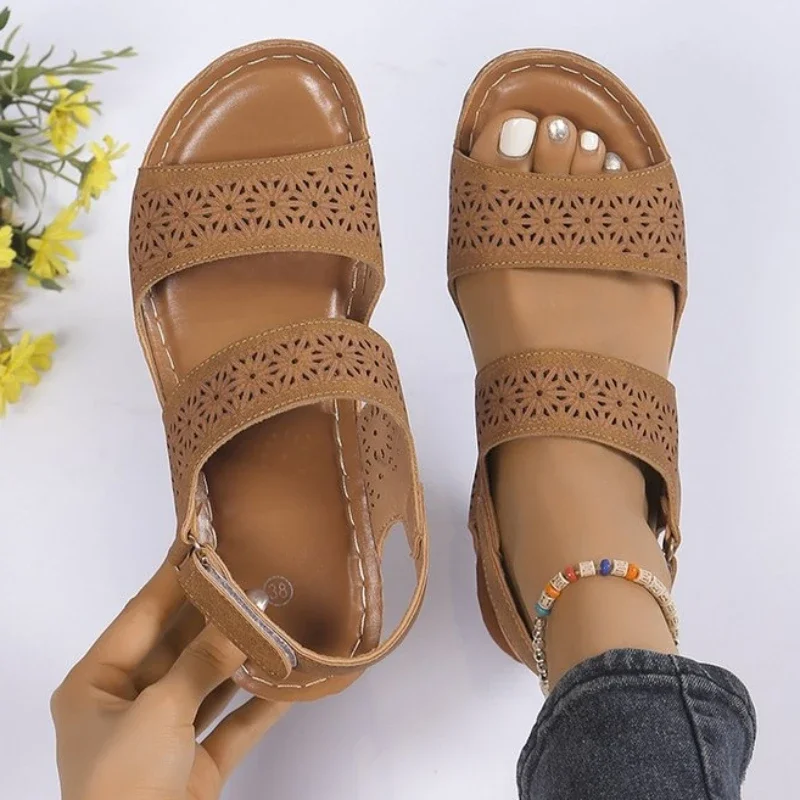 Женские босоножки на танкетке повседневные сандалии с открытым носком толстой