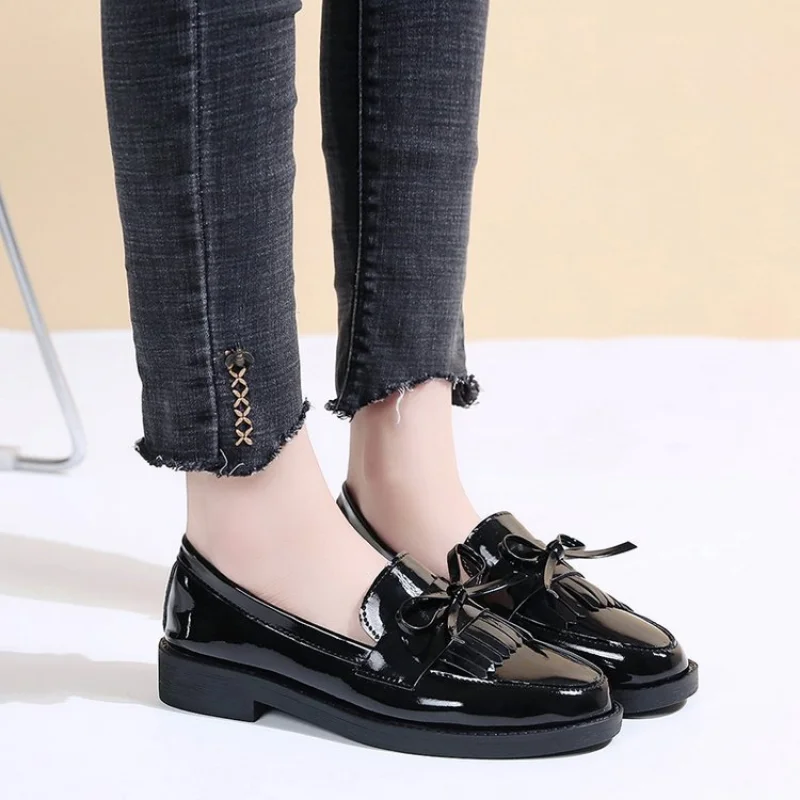 Leather Loafers Women's Black Patent Platform Slip on Shoes for Women 2023 New Spring British Tassel Casual Bowknot Flats Shoes
