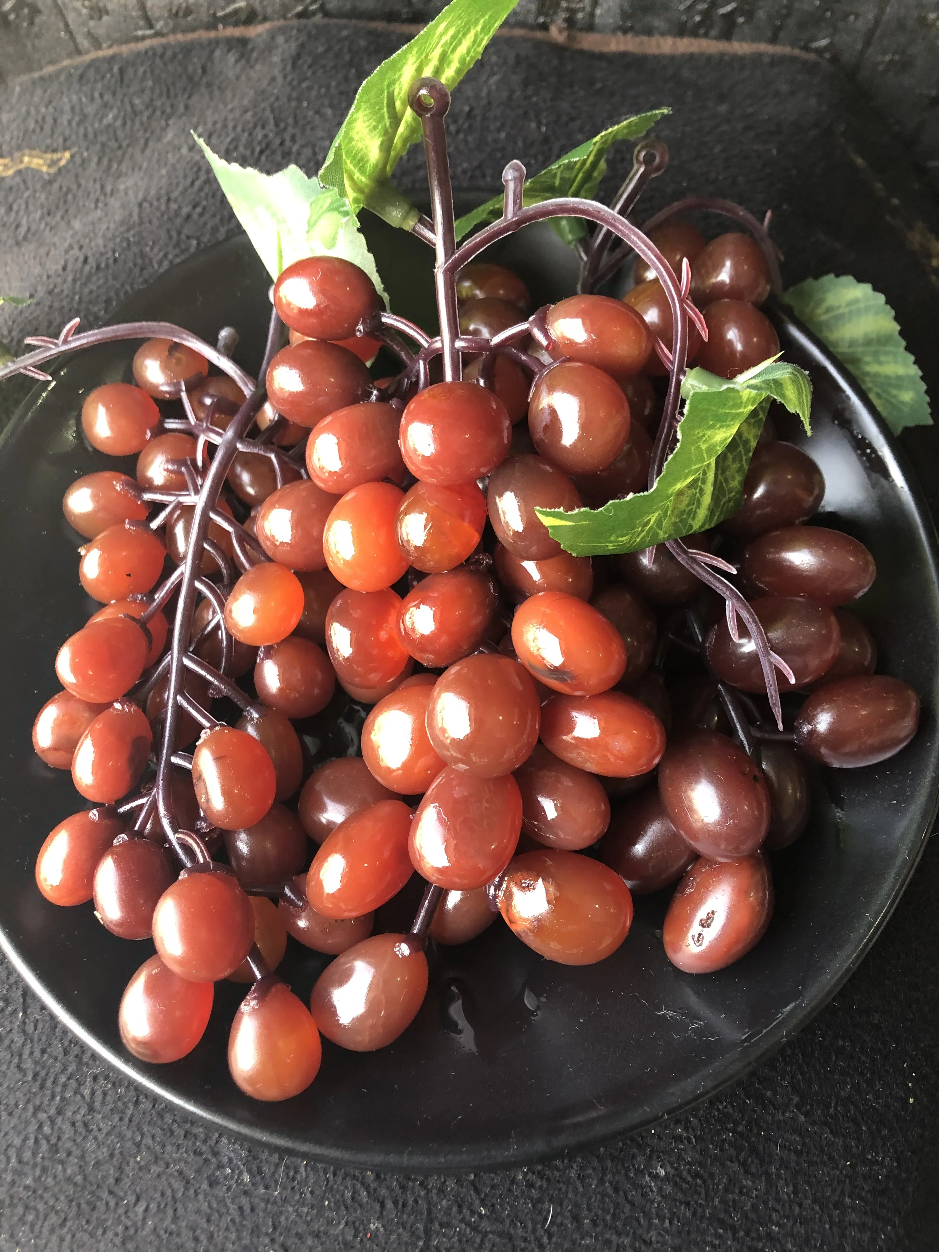 1Pcs Making Jewelry Of God Has Charms Nature Crystal Raw Stone Pure Handmade Natural Red Agate White Crystal Grape