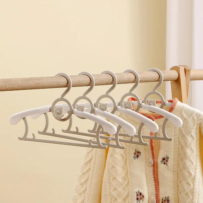 Я ЗНАЮ гибкую 10 шт. пластиковая вешалка для детской одежды с медведем