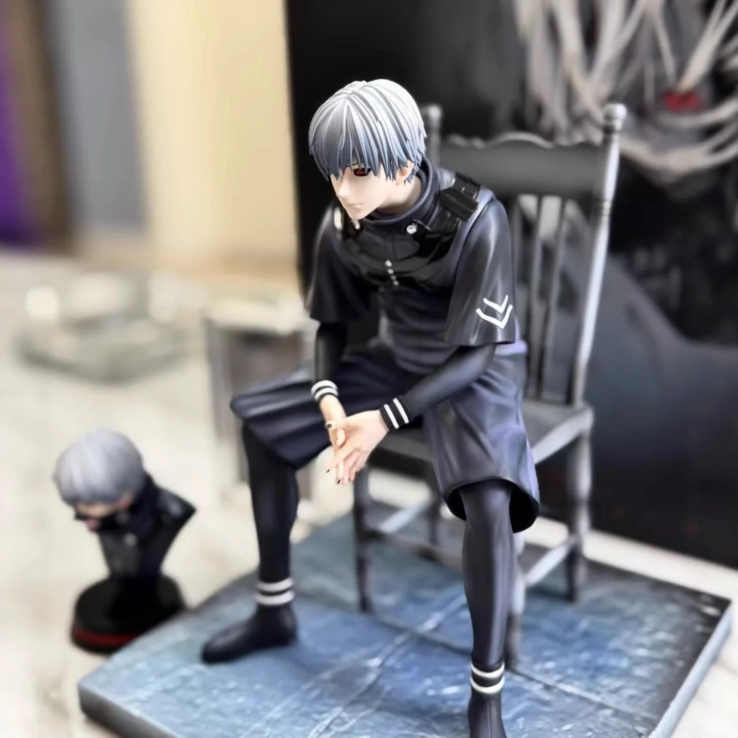 Фото 19 см BW Studio Tokyo Ghoul, аниме-фигурки, поза сидения, Kaneki Ken, экшн-фигурка, статуя из ПВХ, модель куклы, коллекция игрушек, подарки №3