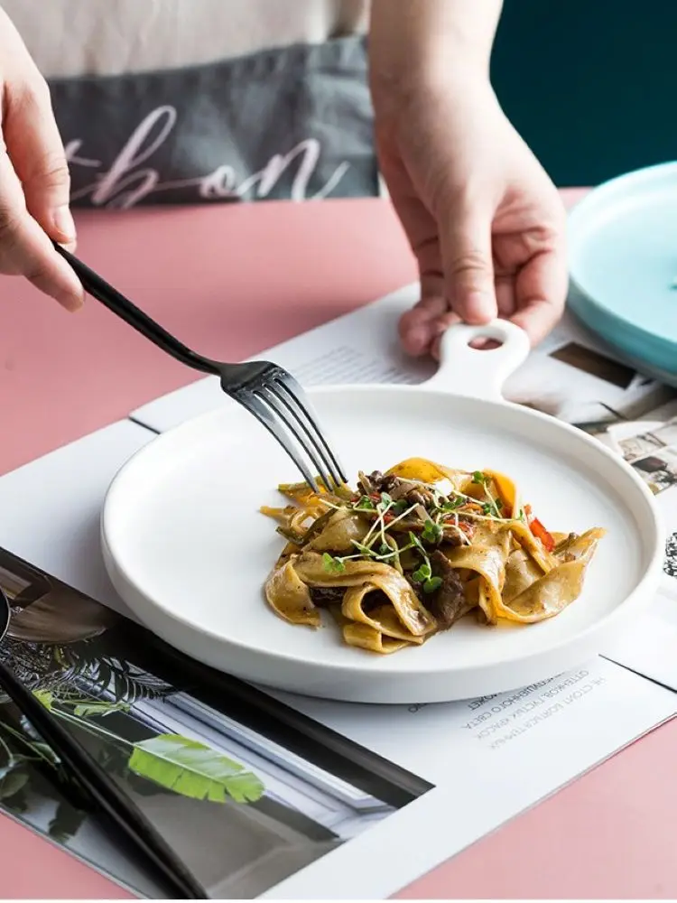 

Nordic Ceramic Baking Pan Home Breakfast Dessert Trays Single Handle Western Food Plate Baking Western Food Kitchen Supplies