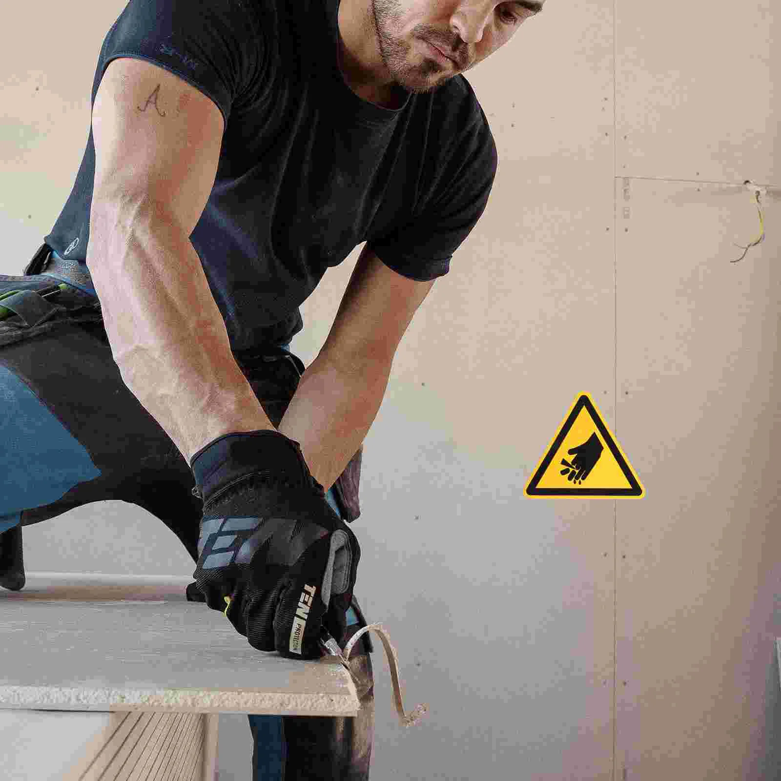 Рисунок 3 - наклейки-этикетки с надписью б