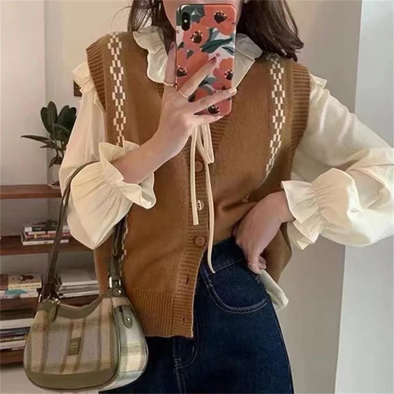 

French V-neck knitted waistcoat women spring autumn new outside with small vest fold wear sleeveless jacket tide