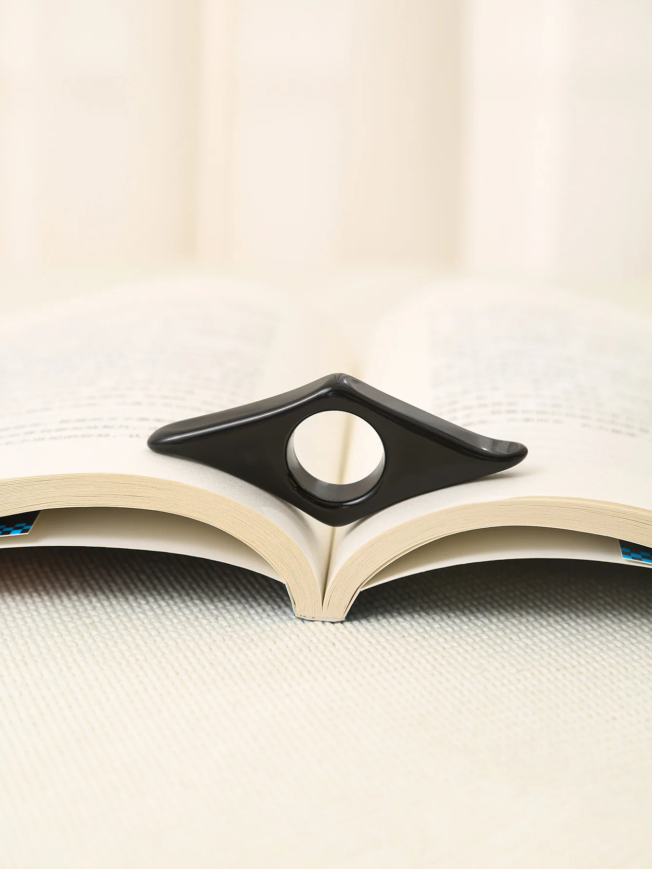 

Закладка для большого пальца YOUQIWJ акриловая