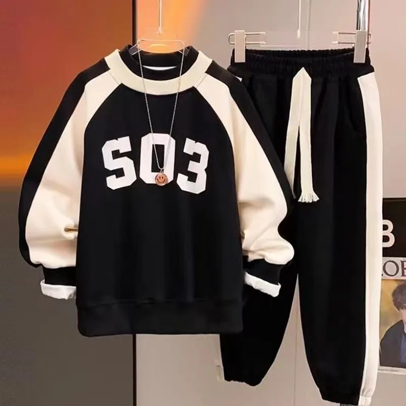 Рисунок 6 - Комплект одежды для маленьких мальчиков и девочек