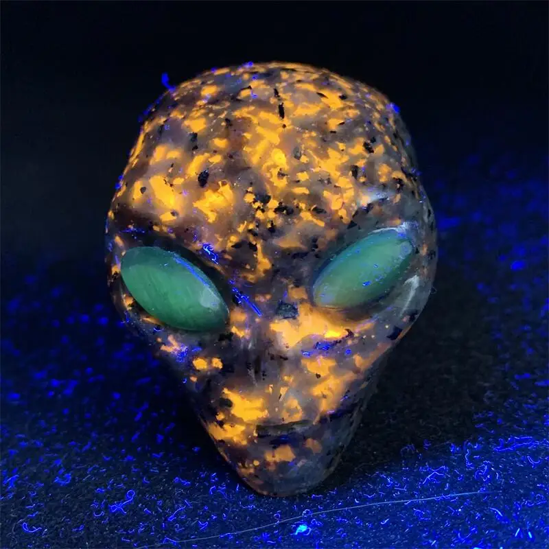 

High Quality Stone Carved Figurine Alien Skulls Statue Healing Crystal Decoration Gemstone Collection 1pcs