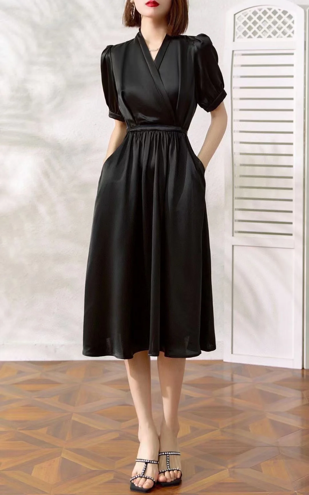 

2023 spring and summer women's clothing fashion new V-neck Dress 0621