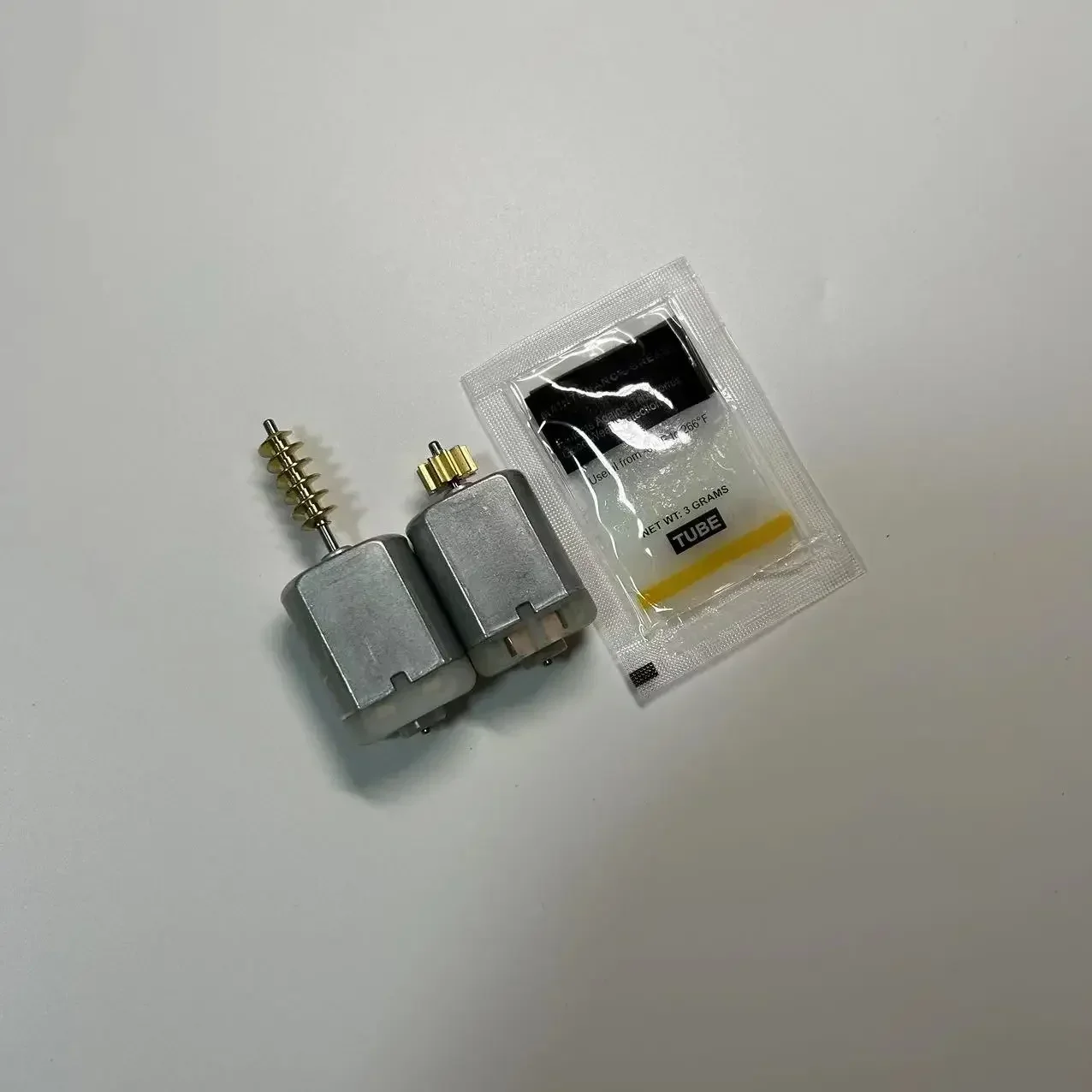 

Для Mercedes Benz W164 Мотор замка багажника GL Series R Система W251 Замок задней двери FC280 Автомобильная угольная щетка Двигатель постоянного тока