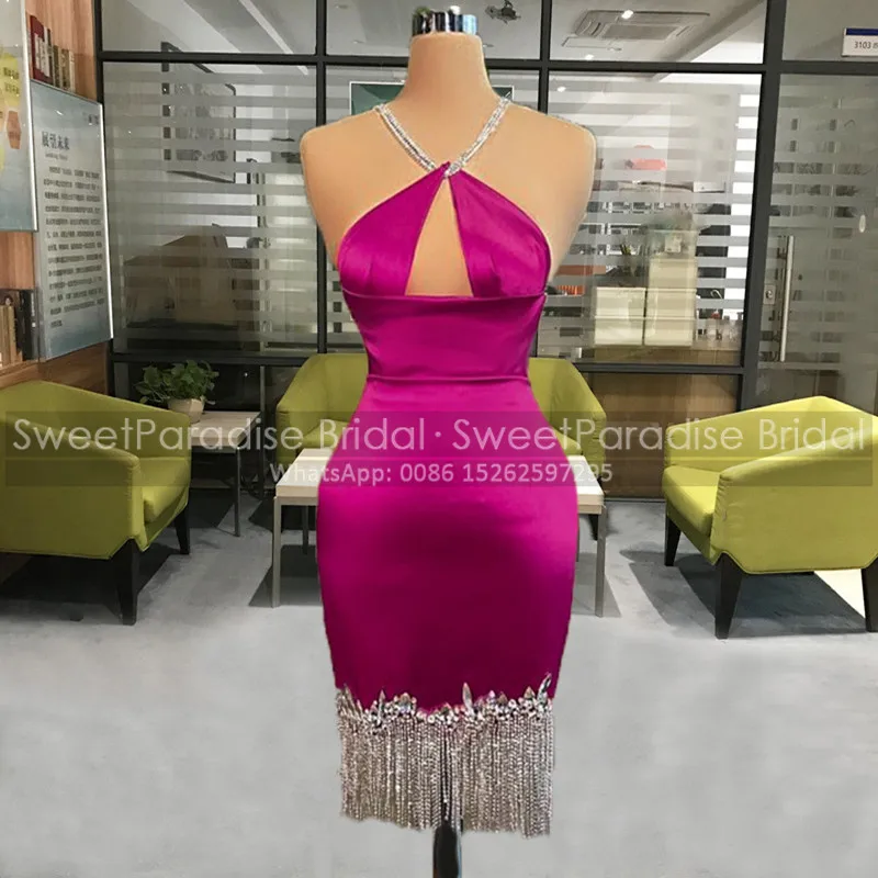 

Sexy Body-Con Short Cocktail Dresses With Beads Tassels Keyhole Neck Sheath Knee Length Reception Dress Party
