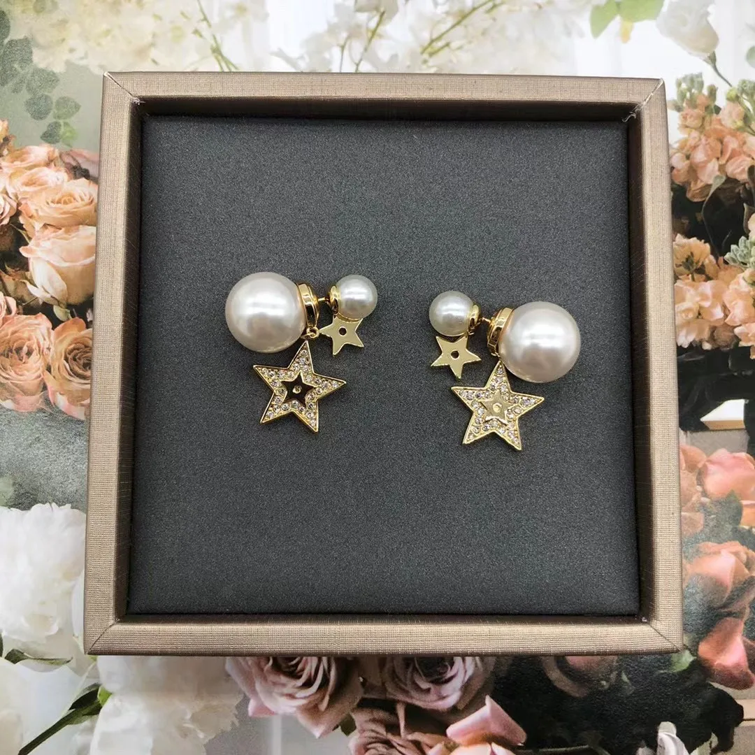 

European and American popular pearl earrings