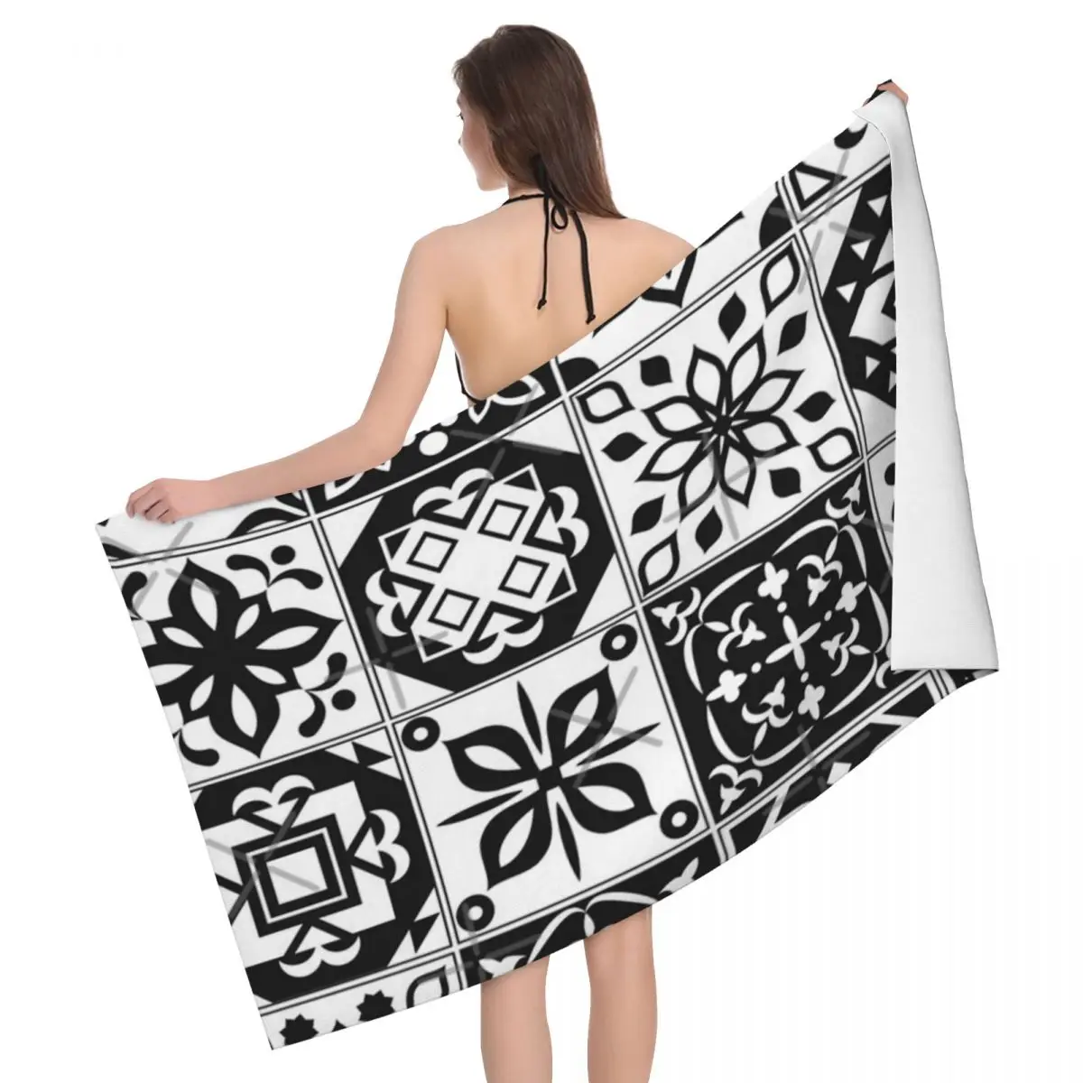 

Black White Tiles 80x130cm Bath Towel Water-absorbent For School Holiday Gift