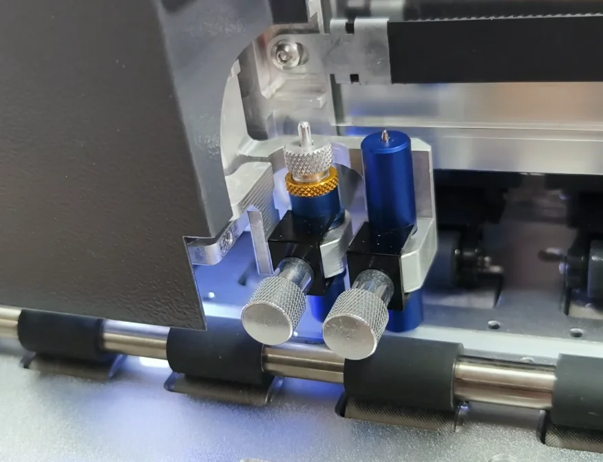 Автоматическая машина для высечки листов и этикеток A3/A4 автоматическая