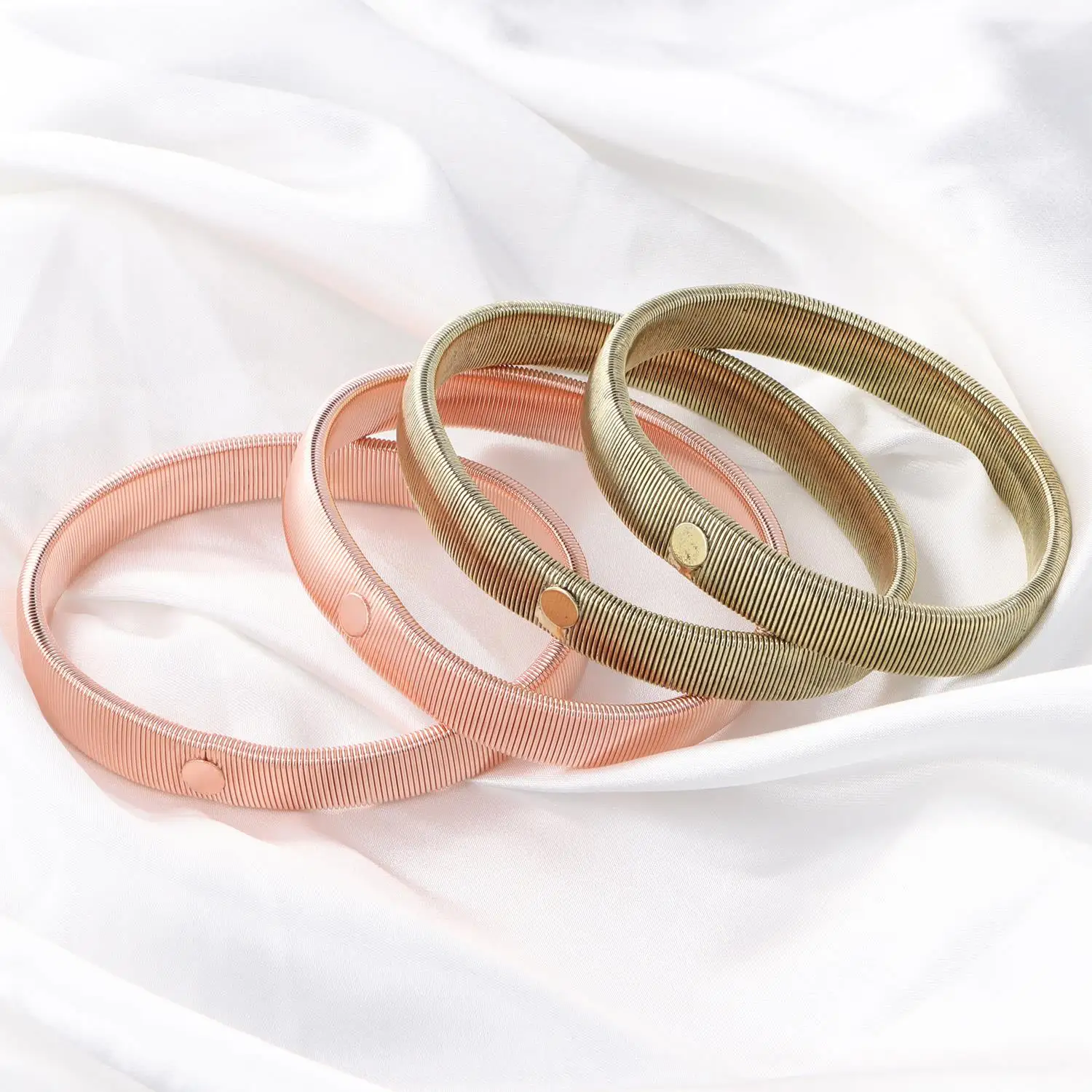 Фото Anti-Slip Elastic Shirt Sleeve Holders Metal Armbands Band Stretch Garters For Women Men №1