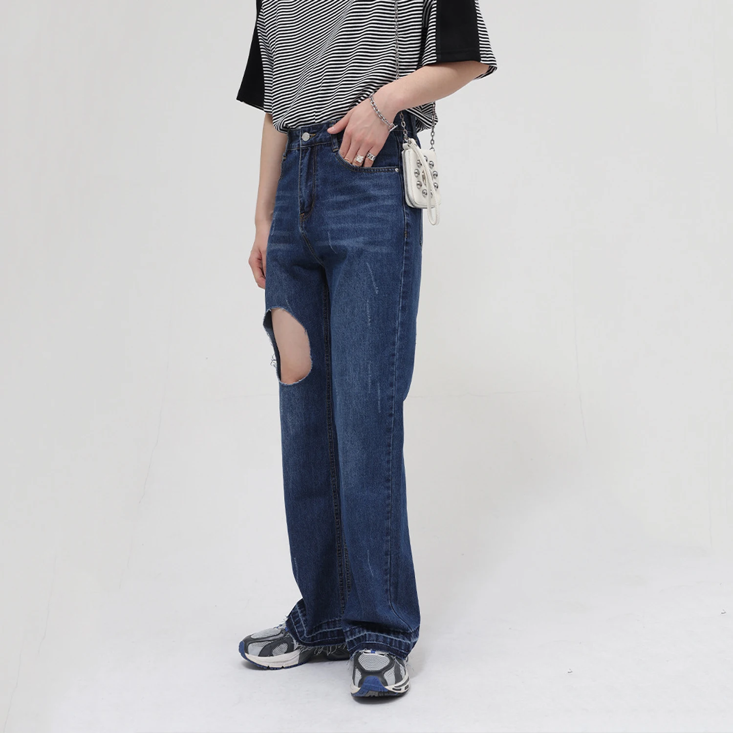 Four Seasons Men's Jeans Blue Hollow Hollow Loose Straight Raw Edge Horn Retro Trend Hip Hop Jeans Streetwear Ins Hot Sale JEANS