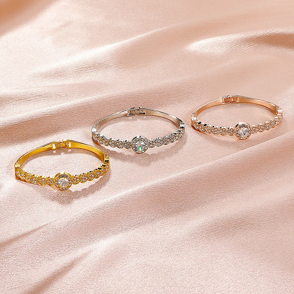 

2022 New Simple Full Love Bracelet Metal Designer Bracelets for Women Fashion Luxury Wedding Jewelry Gifts