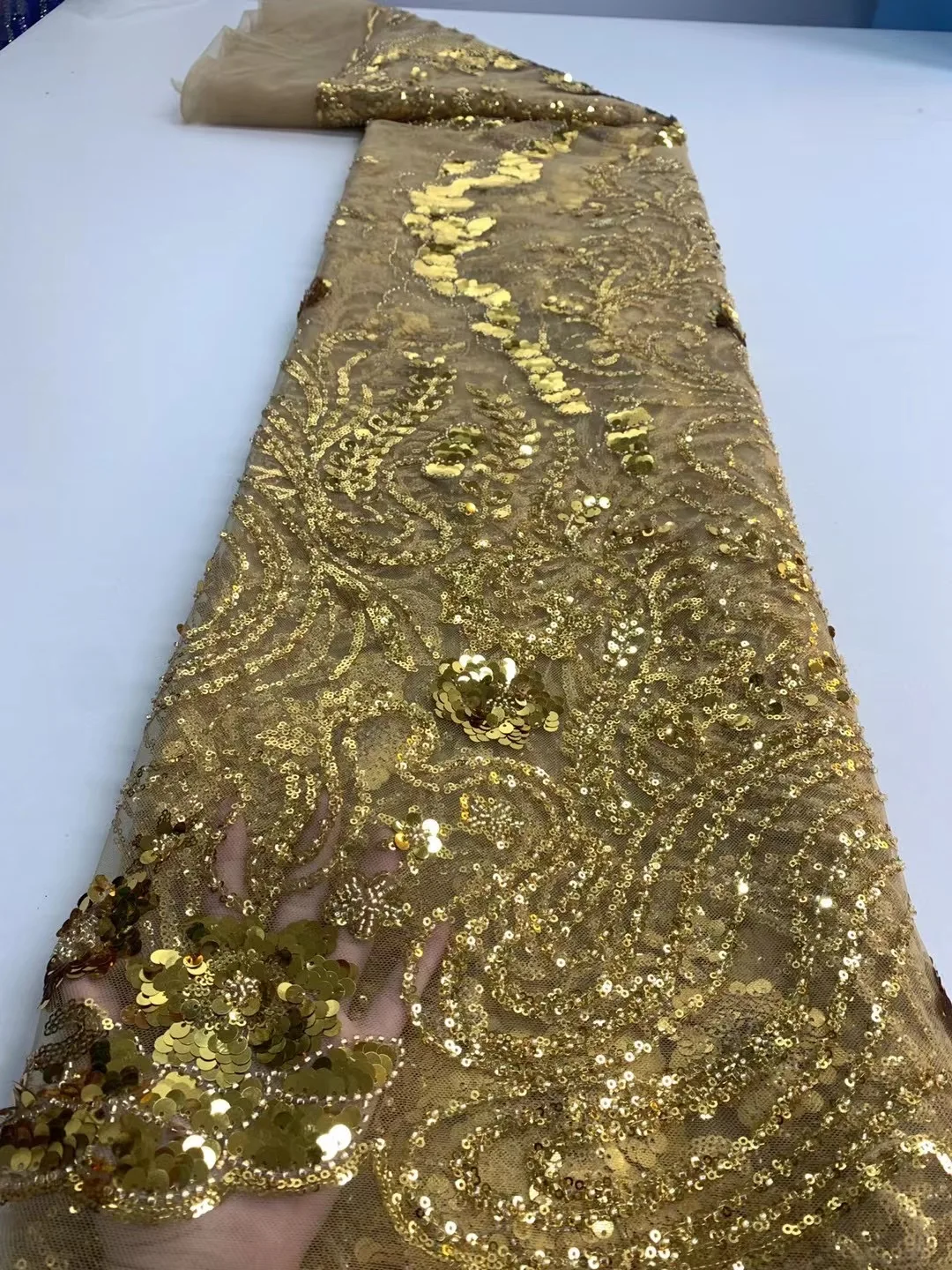 

African High Quality New Net Handmade Lace Tulle Fabric 2022 French Hot Selling Luxury Beaded Sequins Lace Wedding Dress Fabric