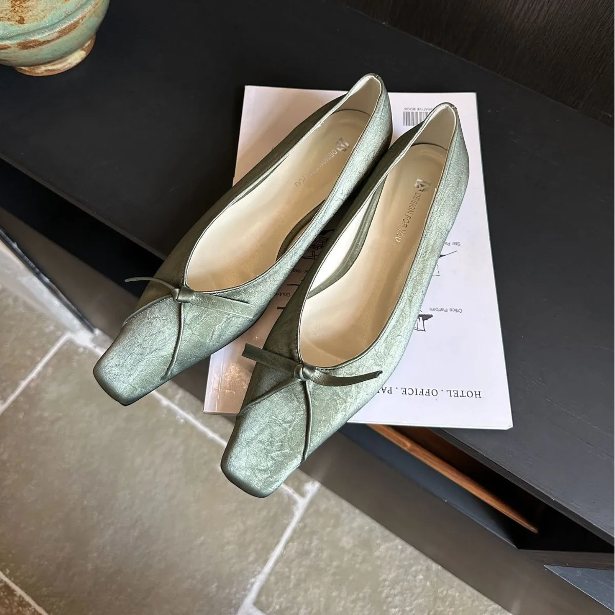 Корейская обувь женская с квадратным носком повседневные кроссовки на низком