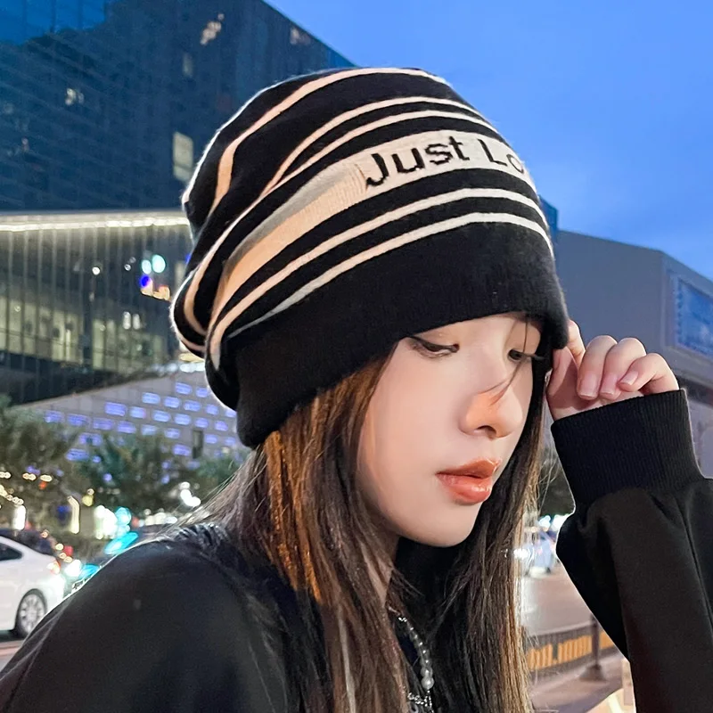 Women's Autumn and Winter Ins Face-Looking Small Knitted Beanie Hat Loose and Warm Pile Heap Cap hats