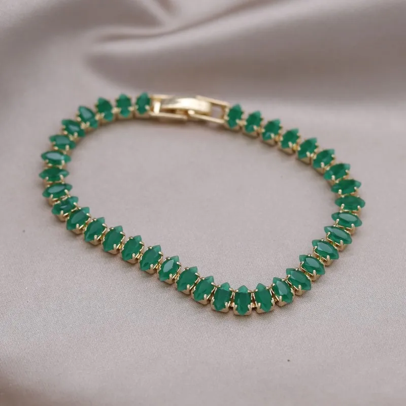 Женский браслет из циркония