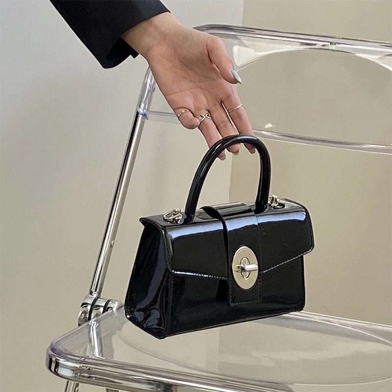 Cool Shoulder Bags Advanced Women's Bag Commute Retro Black Fashion Handbags for Women Messenger Bag New Women's Bag 2022 Trend