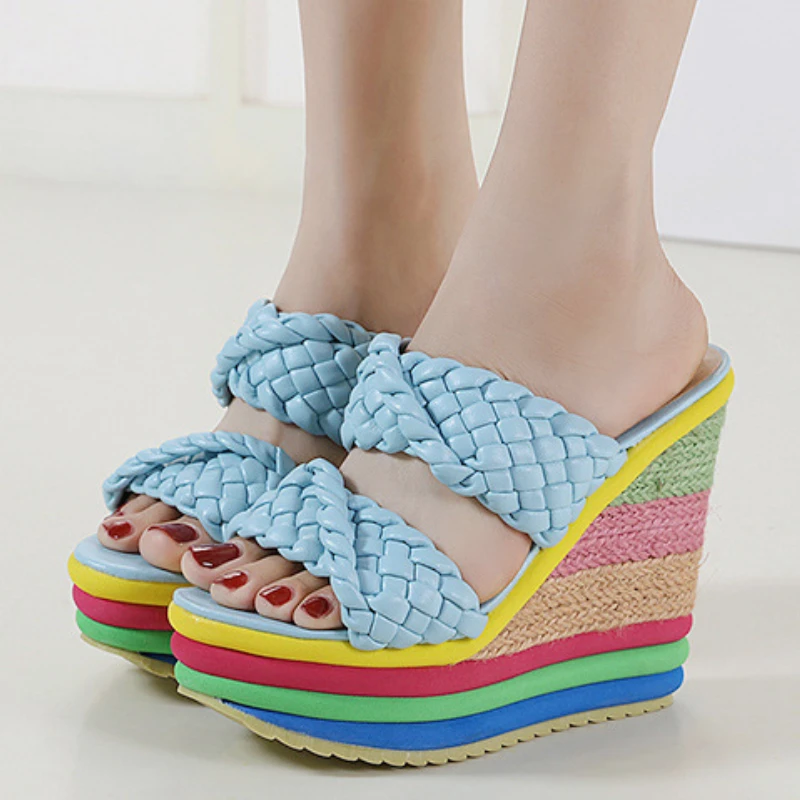 

Сандалии радужные женские на толстой подошве, уличные вечерние классические тапочки, танкетка на толстой подошве, Брендовая обувь, 2022