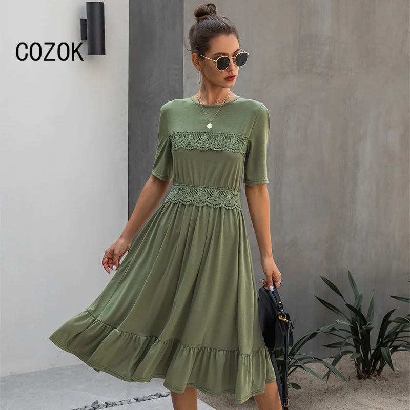 

Платье кружевное однотонное с высокой талией, с круглым вырезом, до колена, весна-лето 2021