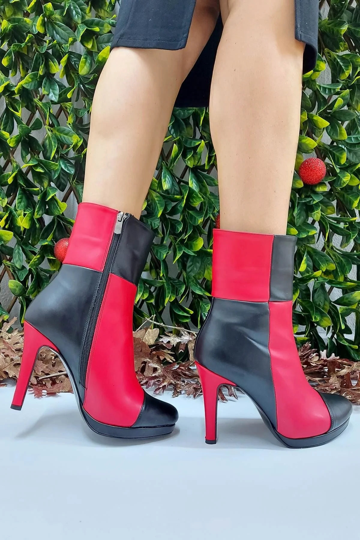 

Reid Black-Red Skin Heels Boots