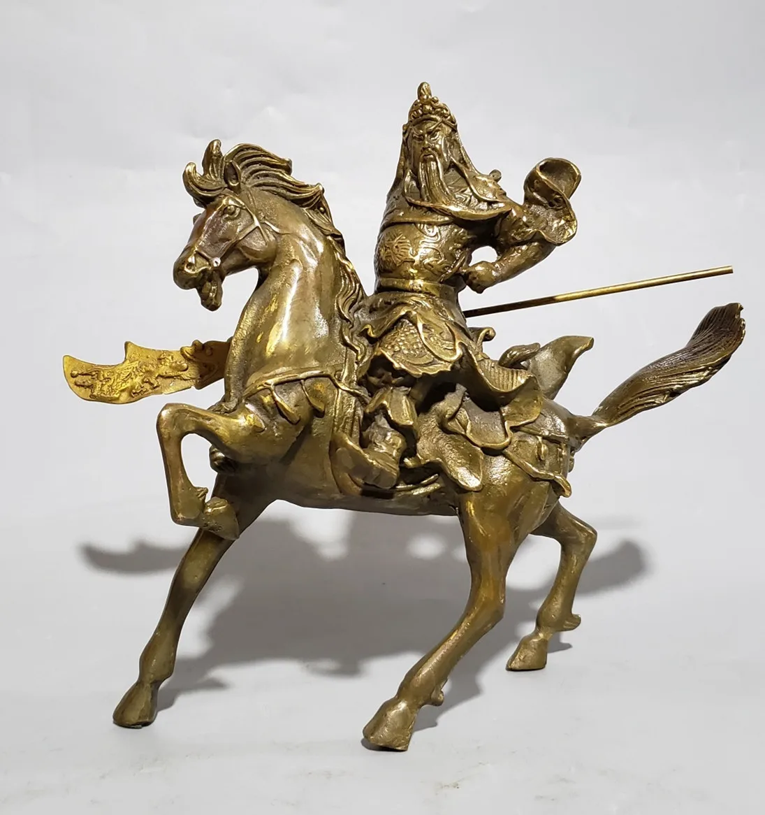 

Chinese God of Wealth Riding Horse Guan Gong Statue Figure Sculpture Home Decoration Accessories Brass Decorative Buddha Statue
