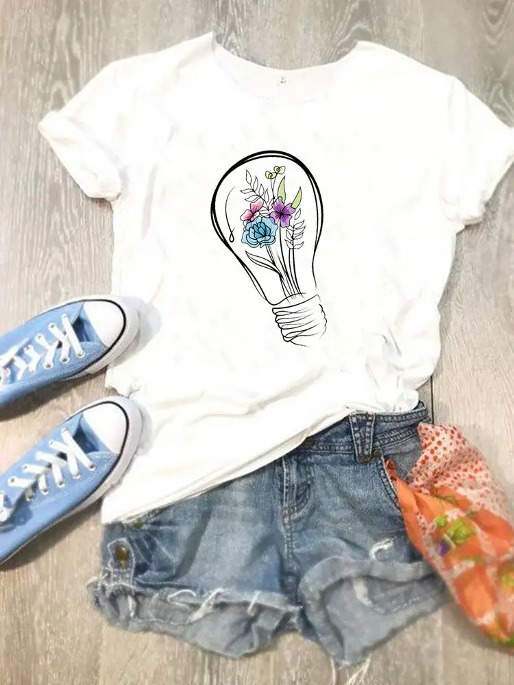 

Женская весенне-летняя футболка с принтом и коротким рукавом