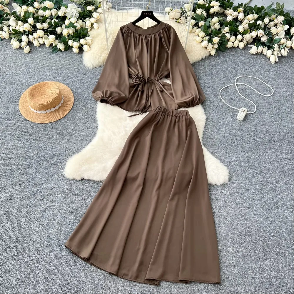 Элегантный атласный топ с круглым вырезом и шикарным фонариком длинным рукавом