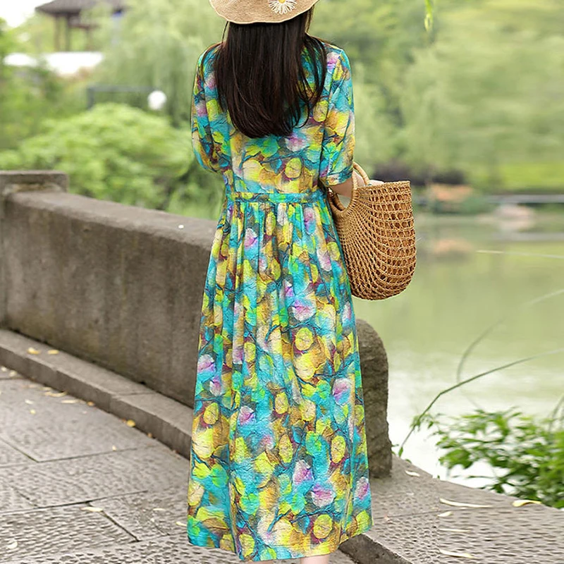 Большое женское зеленое платье весеннее приталенное в национальном ретро-стиле