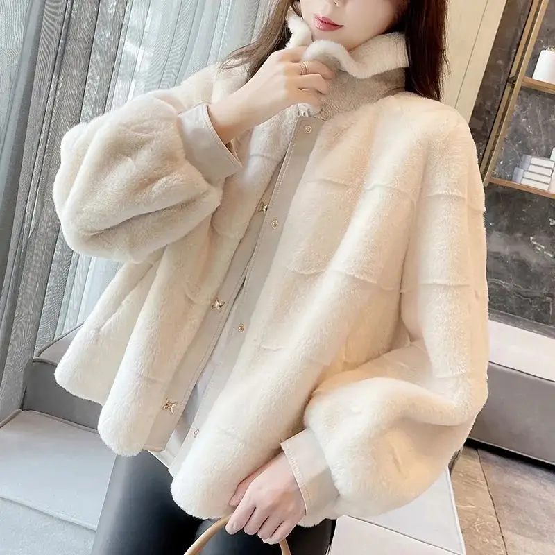 Parkas Women's  Short Fur Coats 2022 Winter New Fashion Faux Fur Mink Velvet Button Splicing Casual Warm Jackets Woman