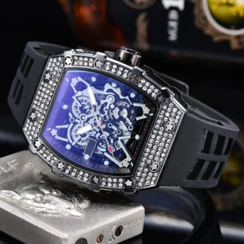 

Новинка 2022, роскошные мужские кварцевые часы с тремя булавками высокого качества, с бриллиантами, с полым стеклом, чехол из нержавеющей стал...