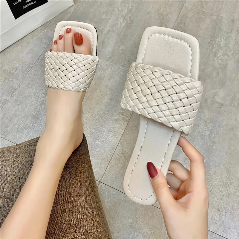 

Flat-bottom slipper woman 20 weaving the new Summer Fashion Square head stall wearing a word sandals with a Korean version of lo