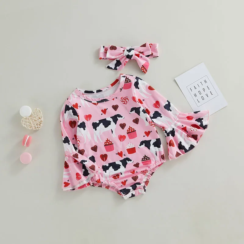 

Детский комбинезон с оборками, с круглым вырезом и принтом коровы