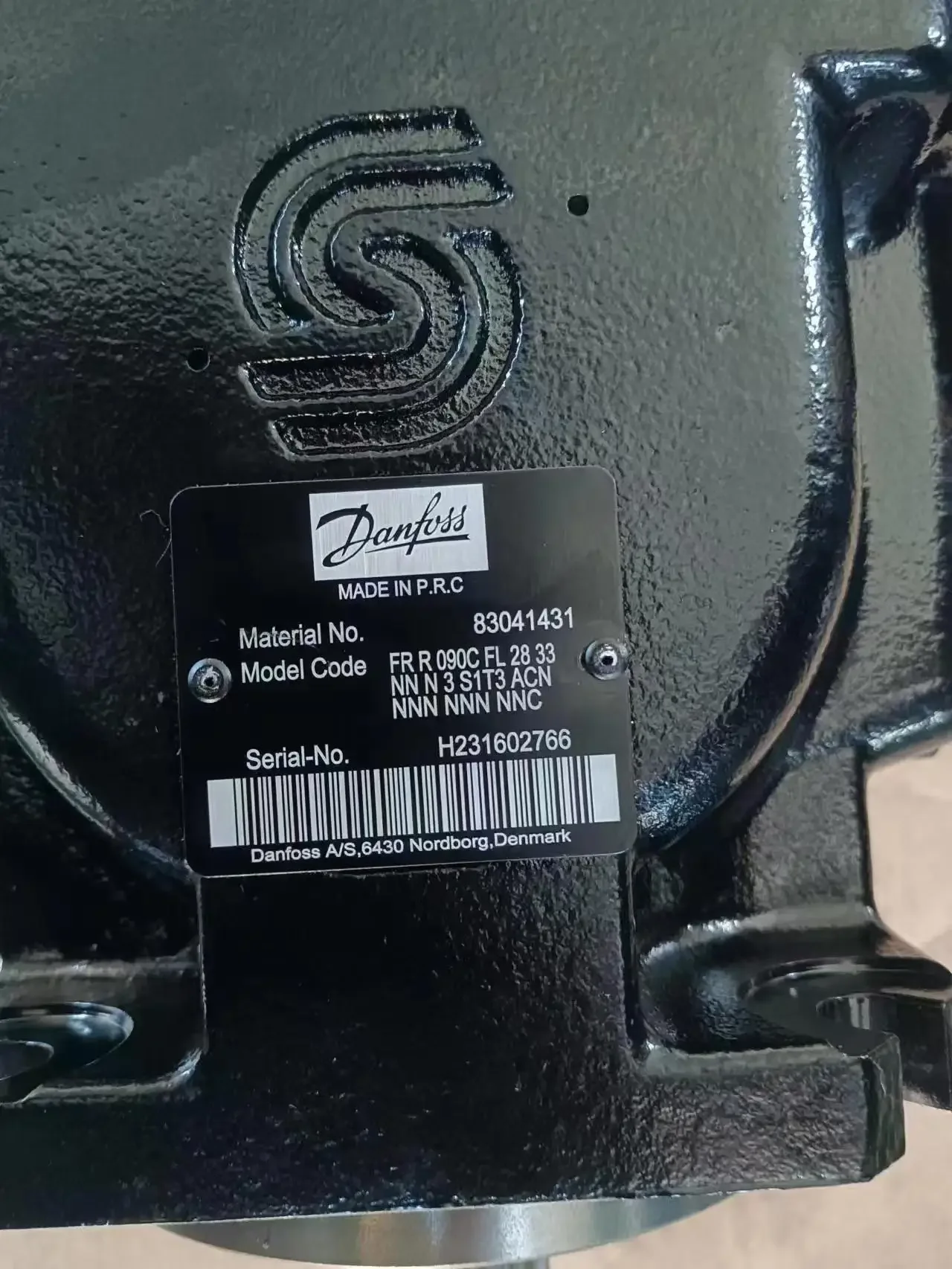 Оригинальный гидравлический насос FRR 090C FL 28 33 код модели NNN3 S1T3ACN NNN NNC NO. 83041431